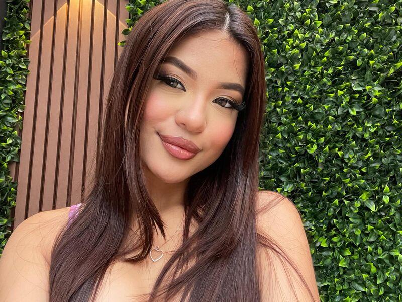 New camgirl model GiaLeiton