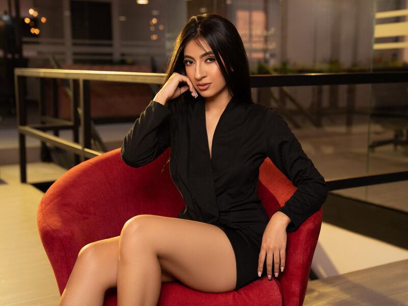 New camgirl model OrianaBrooks